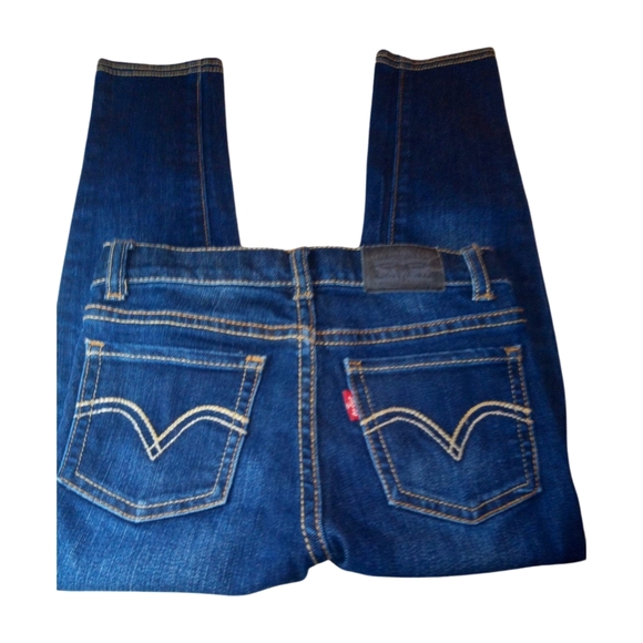 Girl's Gently worn dark wash Levi's Performance 710 supper skinny stylish jeans - Picture 4 of 13